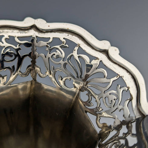 1903 British Antique Sterling Silver Vase 81g Goldsmiths & Silversmiths